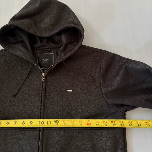 OBEY Propaganda Black Pebbled Liquid Faux Leather Hooded Zip Jacket Size Medium - Picture 6 of 14